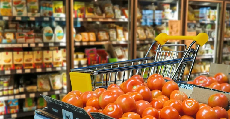 De ce roșiile din supermarket au un gust inferior? Secretele lipsei de aromă